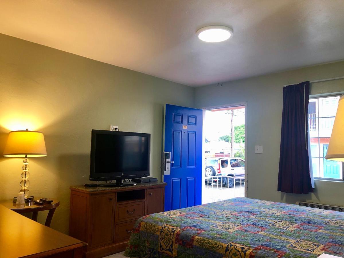La Petite Rouge Motel ซานดิเอโก ภายนอก รูปภาพ