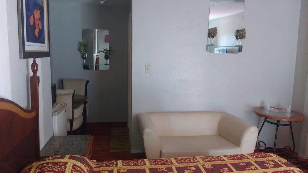 La Petite Rouge Motel ซานดิเอโก ภายนอก รูปภาพ