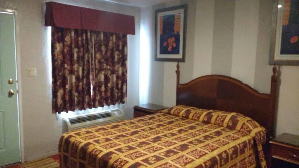 La Petite Rouge Motel ซานดิเอโก ภายนอก รูปภาพ