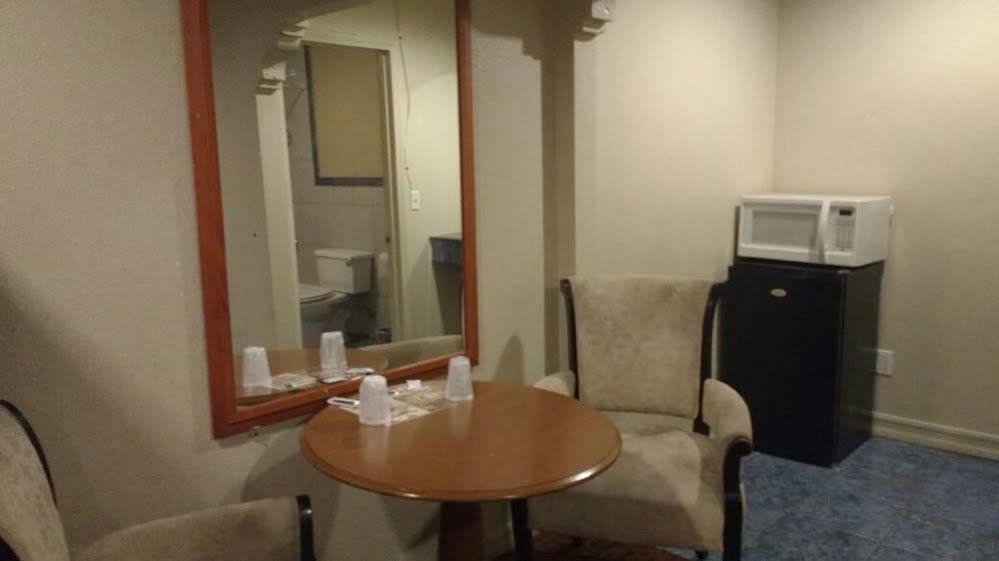 La Petite Rouge Motel ซานดิเอโก ภายนอก รูปภาพ