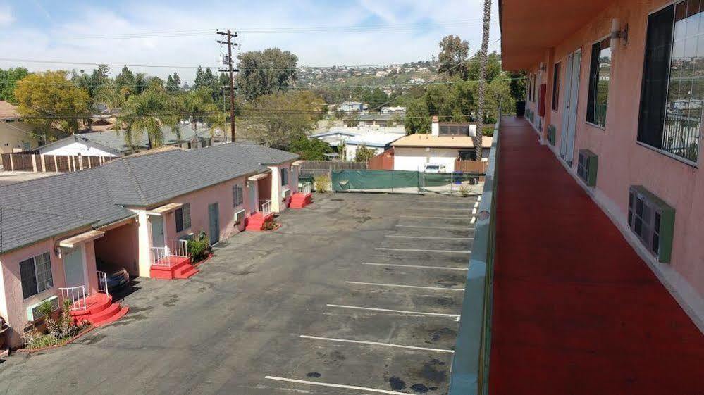 La Petite Rouge Motel ซานดิเอโก ภายนอก รูปภาพ