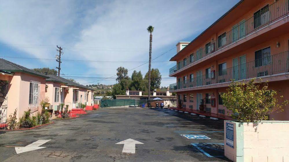 La Petite Rouge Motel ซานดิเอโก ภายนอก รูปภาพ